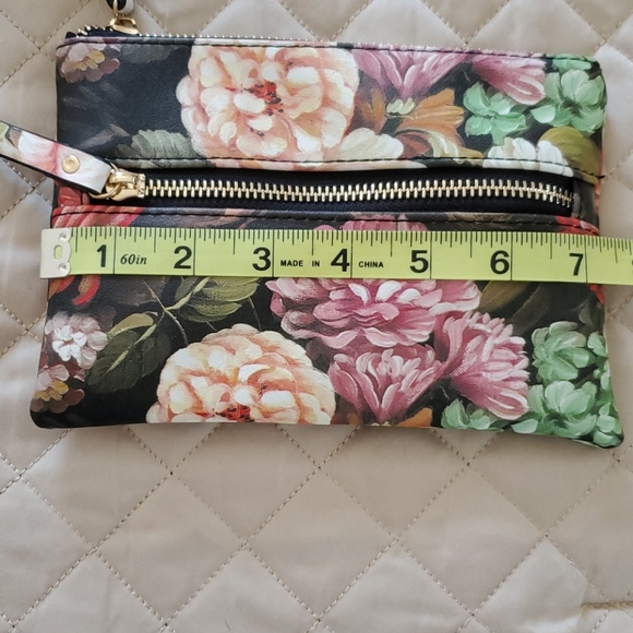 Dress Barn Wristlet - Picture 4 of 5